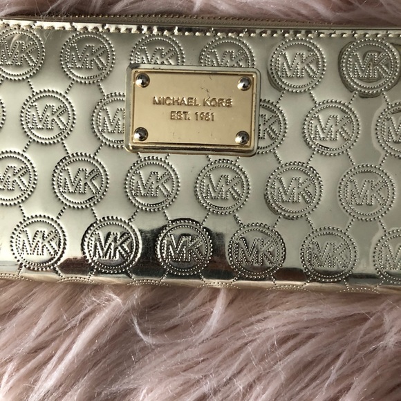 Michael Kors Gold Metallic Wallet - Picture 2 of 3